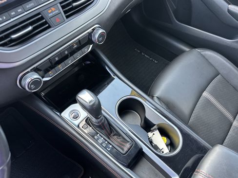 Used 2024 Nissan Altima 2.5 SR image 30