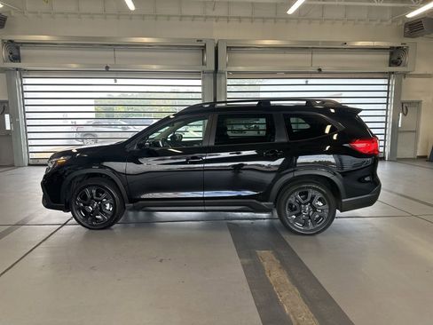 Used 2024 Subaru Ascent Onyx Edition image 2