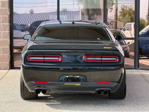 Used 2015 Dodge Challenger SRT Hellcat RWD image 9