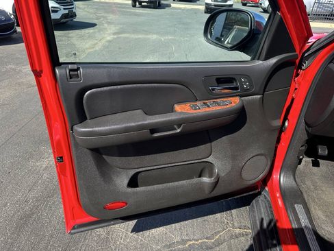 Used 2008 Chevrolet Avalanche LTZ w/ LTZ Preferred Equipment Group RWD image 10