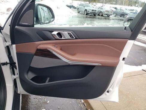 New 2026 BMW X5 xDrive40i w/ Premium Package image 18