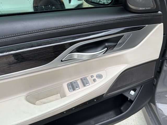 Used 2020 BMW 750i xDrive w/ Executive Package AWD/4WD image 17