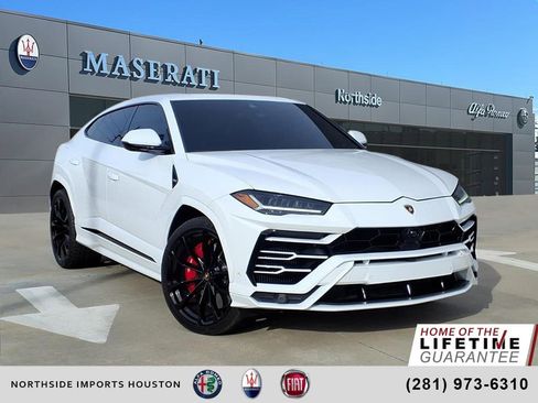 Used 2022 Lamborghini Urus image 1