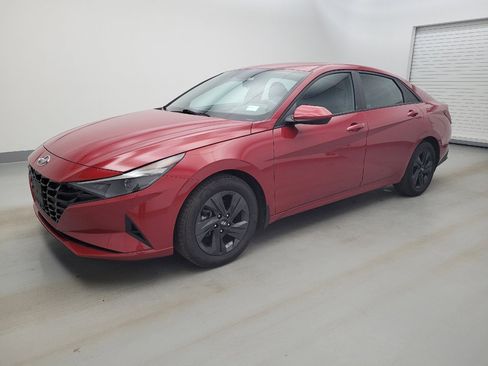 Used 2023 Hyundai Elantra SEL FWD image 2