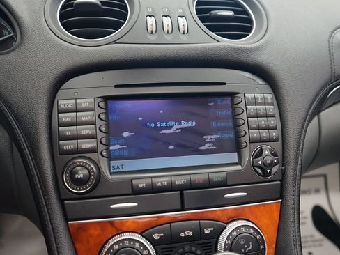 Used 2005 Mercedes-Benz SL 500 image 35