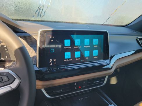 New 2026 Volkswagen Atlas Cross Sport SEL R-Line image 9