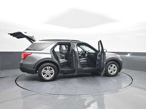Used 2023 Ford Explorer XLT w/ Equipment Group 202A image 43