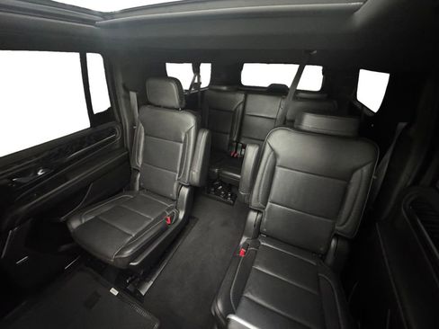 Used 2022 GMC Yukon XL Denali image 15