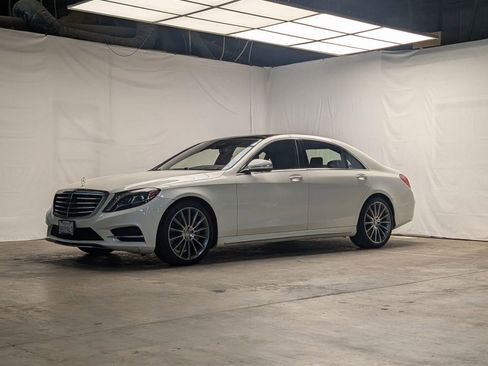 Used 2017 Mercedes-Benz S 550 Sedan image 3