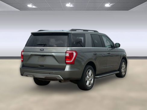 Used 2019 Ford Expedition XLT w/ Equipment Group 202A RWD image 9