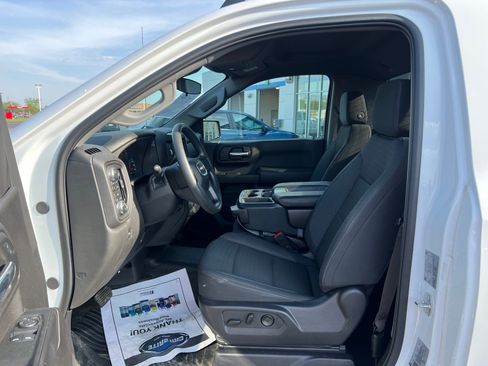 Used 2024 GMC Sierra 1500 Pro w/ Pro Value Package AWD/4WD image 8