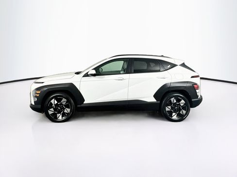 Used 2025 Hyundai Kona SEL FWD image 4