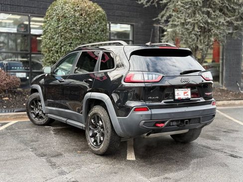 Used 2019 Jeep Cherokee Trailhawk image 19