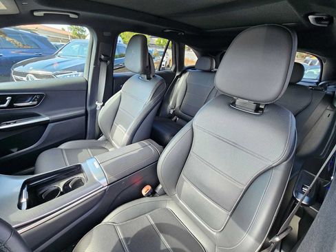 Used 2026 Mercedes-Benz GLC 300 4MATIC image 21