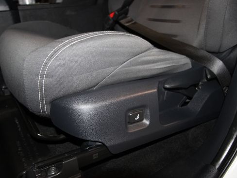 Used 2024 Toyota Tacoma TRD Off-Road AWD/4WD image 7