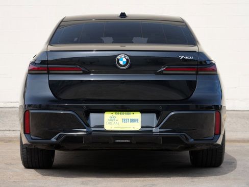 Used 2023 BMW 740i RWD image 11