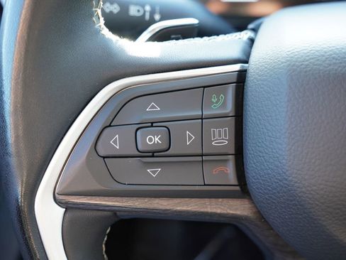 Certified 2023 Jeep Grand Cherokee Limited w/ Black Appearance Package image 36