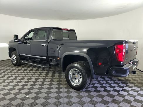 New 2026 Chevrolet Silverado 3500 High Country w/ Technology Package AWD/4WD image 6