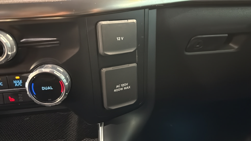 Used 2023 Ford F150 Raptor AWD/4WD image 45