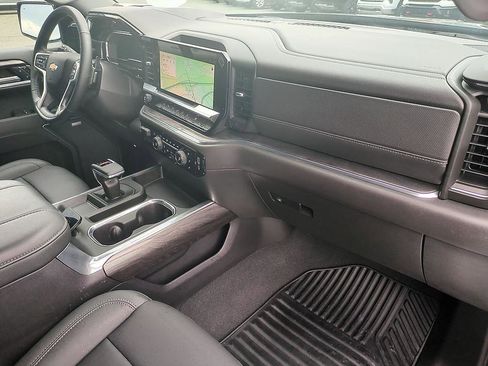 Used 2024 Chevrolet Silverado 1500 LTZ w/ Technology Package AWD/4WD image 35