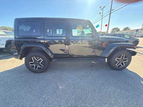 New 2027 Jeep Wrangler Unlimited Sahara AWD/4WD image 6