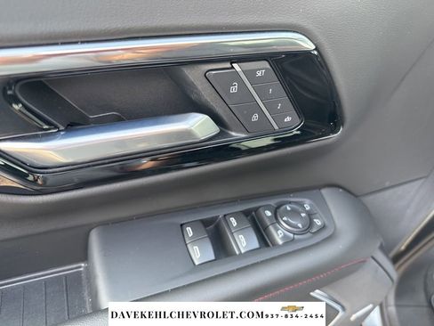 Used 2025 Chevrolet Suburban RST w/ Comfort Package image 9