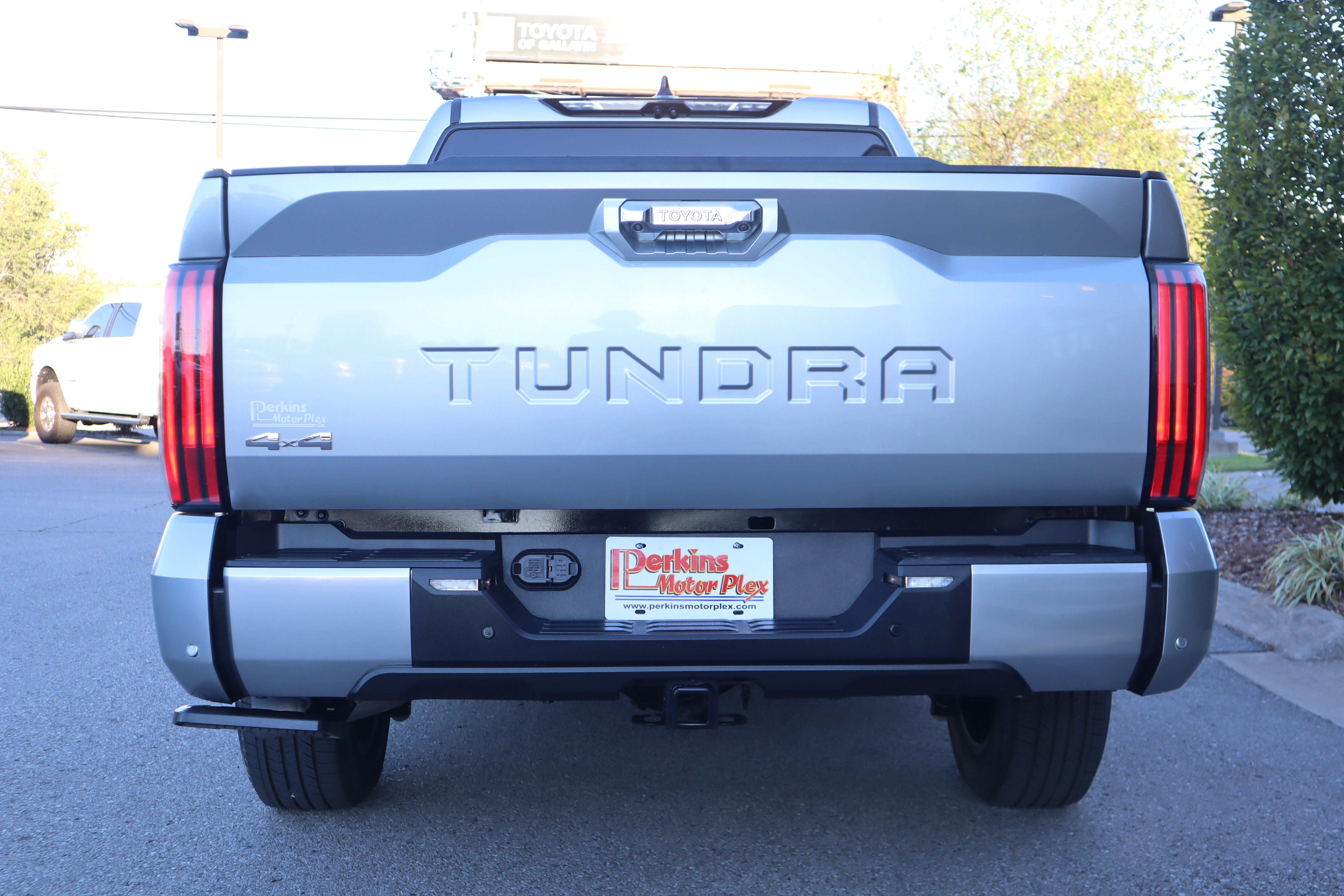 Used 2023 Toyota Tundra Limited AWD/4WD image 8