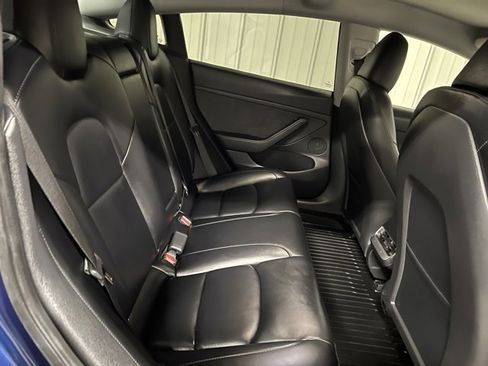 Used 2023 Tesla Model 3 Standard Range image 23