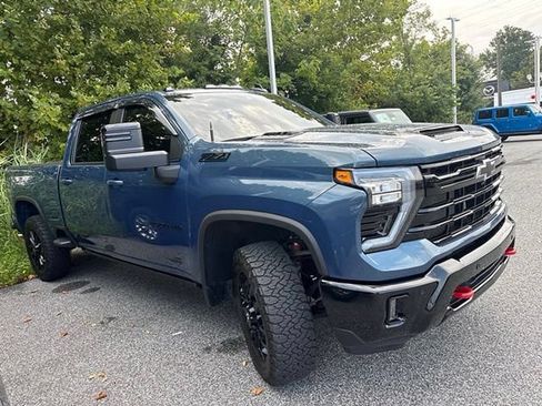 Used 2025 Chevrolet Silverado 2500 LT w/ Trail Boss Package AWD/4WD image 19