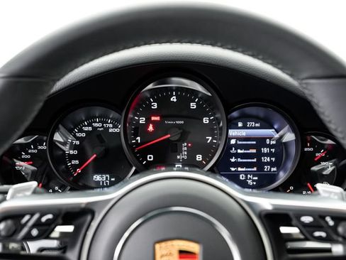 Certified 2018 Porsche 911 Carrera RWD image 16