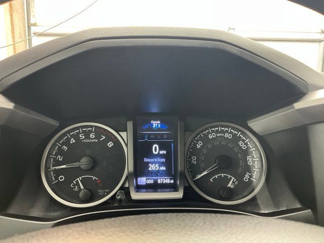 Used 2022 Toyota Tacoma SR5 AWD/4WD image 5