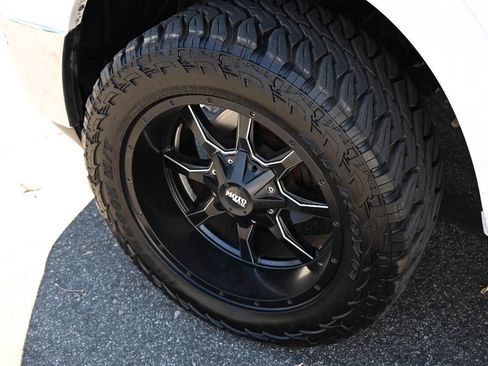 Used 2018 RAM 1500 Laramie w/ Convenience Group AWD/4WD image 10