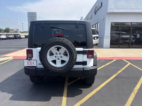Used 2018 Jeep Wrangler Sport AWD/4WD image 6
