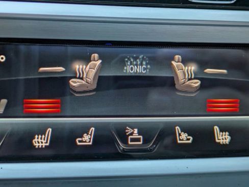 Used 2017 BMW 750i image 27