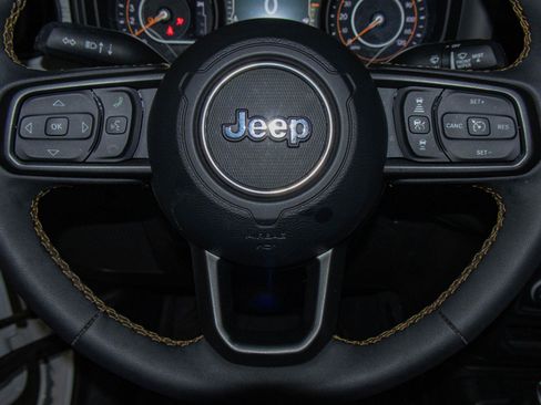 Used 2024 Jeep Gladiator Sport AWD/4WD image 11