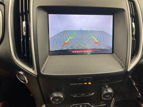 Used 2019 Ford Edge SEL w/ Equipment Group 201A AWD/4WD image 18