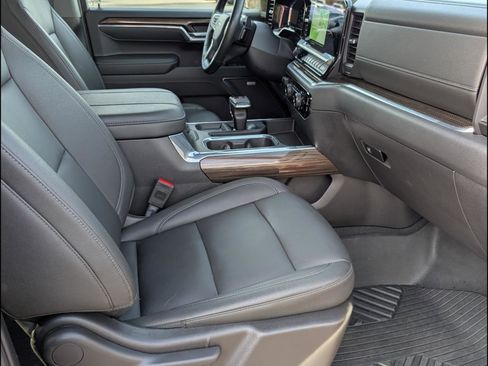 Used 2024 Chevrolet Silverado 1500 LT Trail Boss w/ LT Trail Boss Premium Package image 19