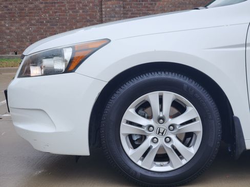 Used 2010 Honda Accord LX-P image 10