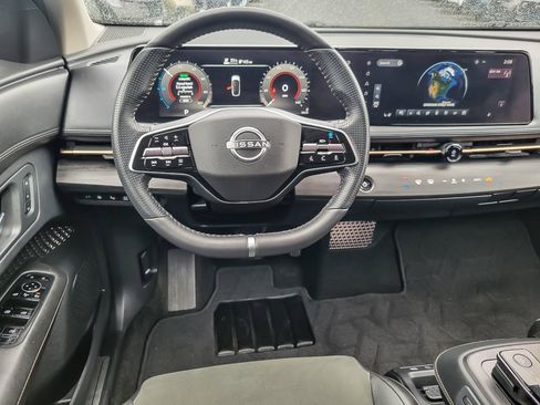 Used 2023 Nissan Ariya AWD image 10