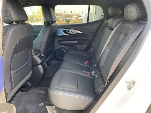 Used 2025 Chevrolet Equinox EV LT w/ Convenience Package image 30