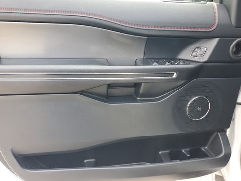 Used 2021 Ford Expedition Limited RWD image 23