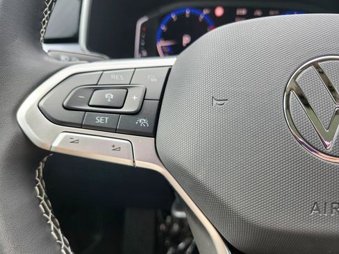 New 2025 Volkswagen Taos SEL image 7