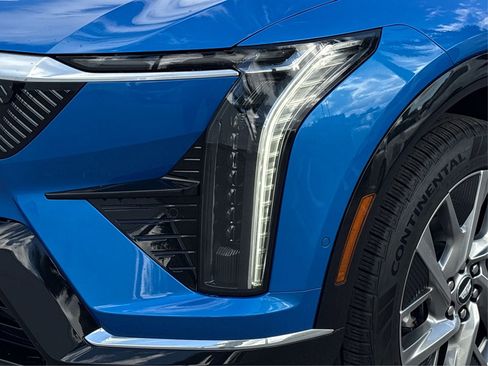 New 2026 Cadillac Optiq Luxury 1 image 14