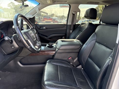 Used 2020 GMC Yukon XL SLT image 9
