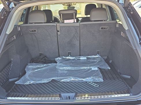 Used 2025 Audi Q5 Premium image 8