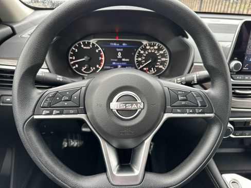 Used 2023 Nissan Altima 2.5 SV AWD/4WD image 22