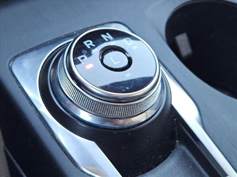 Used 2020 Ford Escape SE image 12