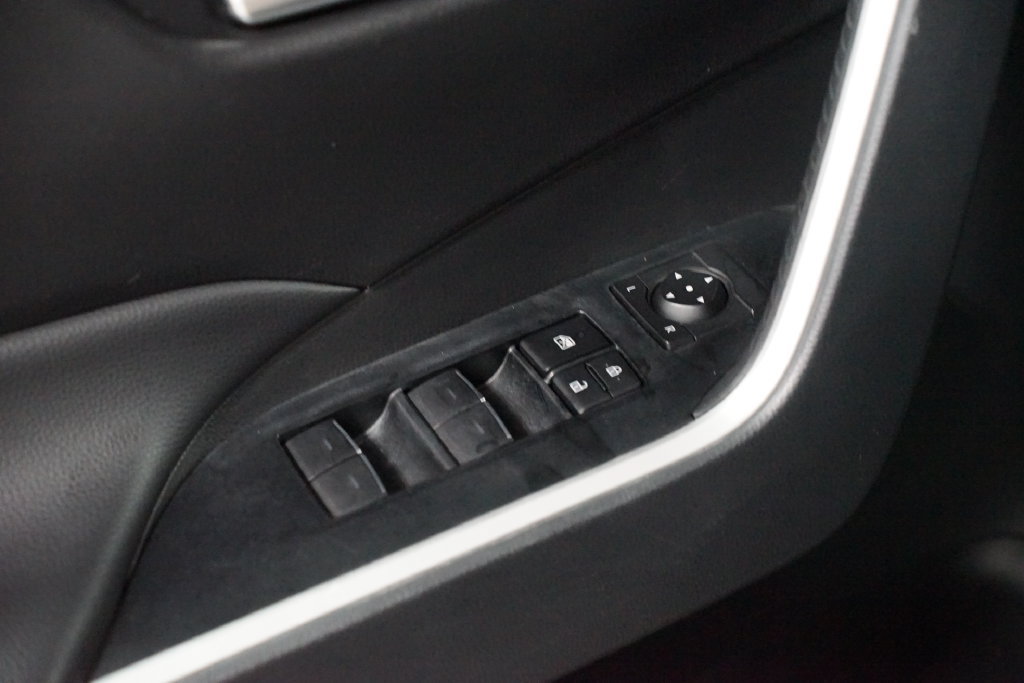 Certified 2025 Toyota RAV4 XLE FWD image 31