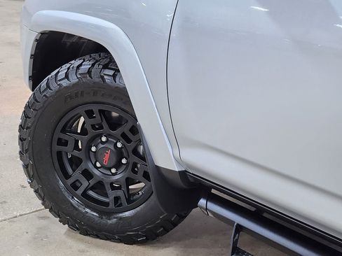 Used 2021 Toyota 4Runner SR5 image 24