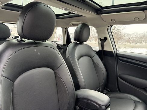 Used 2017 MINI Cooper 4-Door Hardtop image 15
